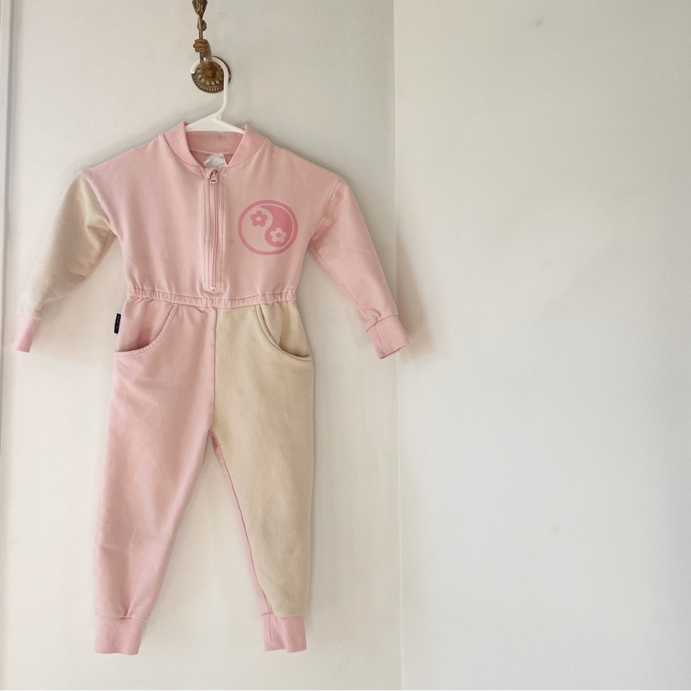 Tiny Tribe Ying Yang Pink Colorblock Sweatsuit Jumpsuit | Size 5